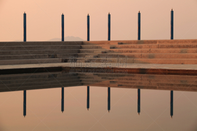 游泳池,楼梯,水,宁静,水平画幅,橙色,建筑,无人,早晨,静水