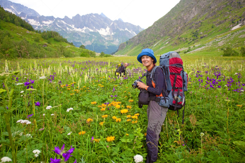 徒步旅行,高加索山脉,水平画幅,雪,早晨,户外,运动,山,男孩,季节