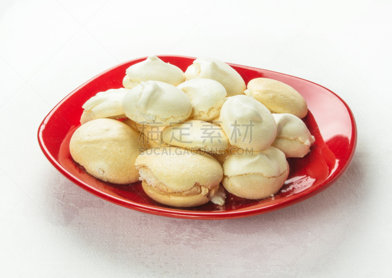 蛋白饼糕,盘子,红辣椒,西风之神,水平画幅,形状,无人,烘焙糕点,法式食品,特写