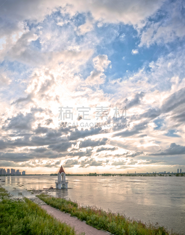 哈尔滨,松花江,垂直画幅,水,天空,暴风雨,沼泽,雨,乌云,湿地