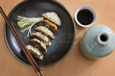 中国米酒,饺子,日本青酒,点心,葡萄酒,葱,水平画幅,高视角,无人,开胃品