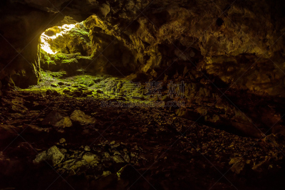 建筑物门,溶洞,水平画幅,克里米亚,无人,泥土,岩层,夏天,石材,岩洞探索
