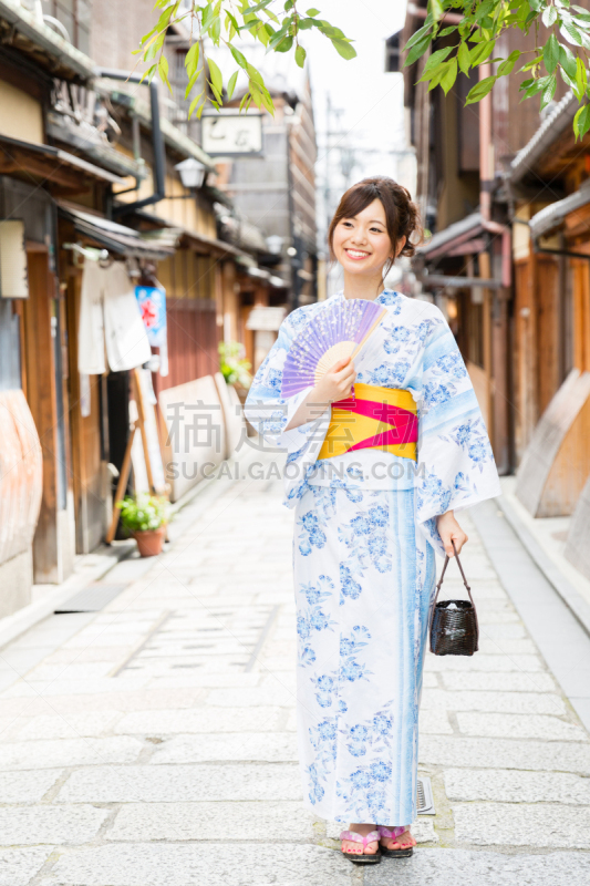 京都府,和服,青年人,女人,衣服,木屐,日本式短袜,便装和服,京都市,城镇景观