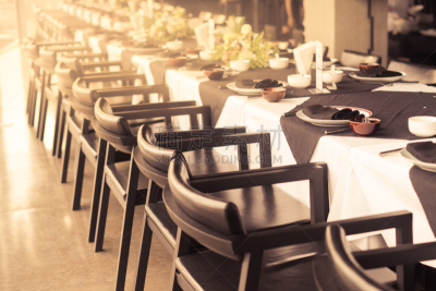餐位,餐馆,座位,服务业职位,商务餐,餐饮服务职业,餐巾,餐具,葡萄酒杯,豪华酒店