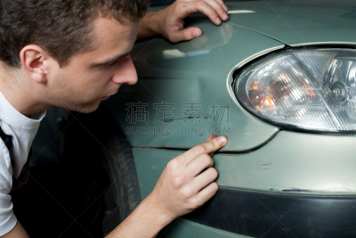 损坏的,汽车,特写,汽车产业,水平画幅,制服,白人,男性,仅男人,仅成年人