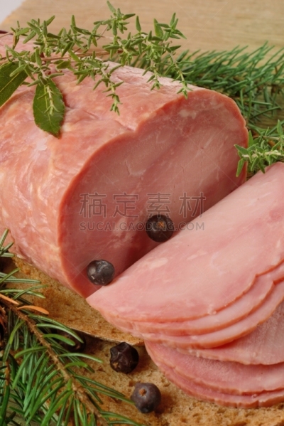烟熏肠,博洛尼亚,萨鲁美尔利亚,垂直画幅,零售展示,经加工的肉,无人,开胃品,生食,满意