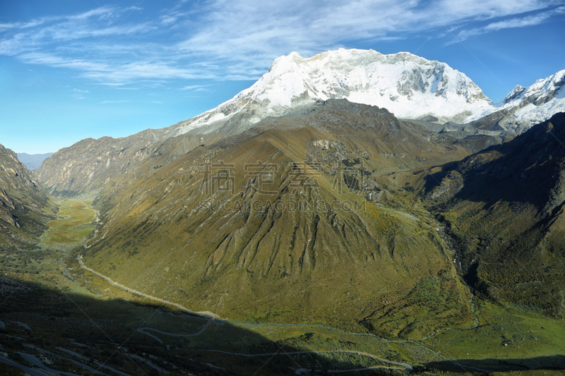 秘鲁,山口,瓦斯卡兰山,安卡什地区,科迪勒拉山脉,安第斯高原,动物交配,生物学过程,水,天空