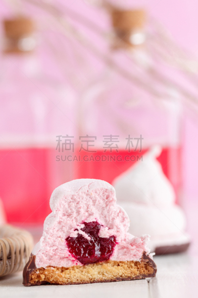 西风之神,粉色,自制的,横截面,泽费尔,苏孚奶酥,果冻,蛋白饼糕,雪花巧克力,明胶