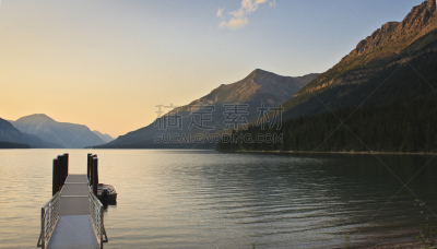 滑铁泸湖,美国冰河国际公园,水,美国西部,阿尔伯塔省,夏天,周末活动,湖,彩色图片,逃避现实