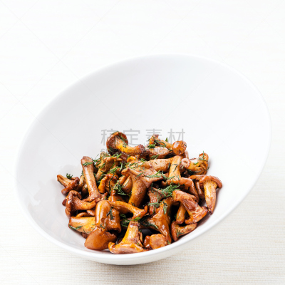 蘑菇,鸡油菌,餐具,素食,洋葱,莳萝,膳食,方形画幅,食用菌,白色
