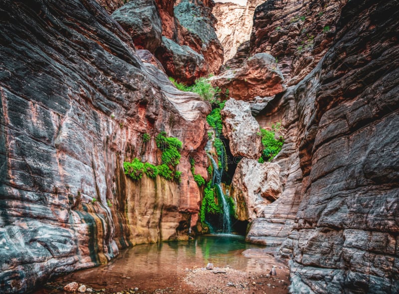 elves chasm,灰色,静水,沙漠,河流,自然荒野区,瀑布,岩石,洞穴,白色