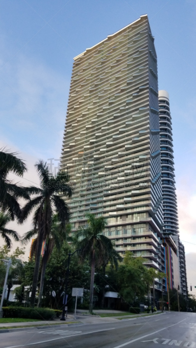 商务,建筑外部,垂直画幅,未来,无人,户外,棕榈树,都市风景,金融建筑,商业金融和工业