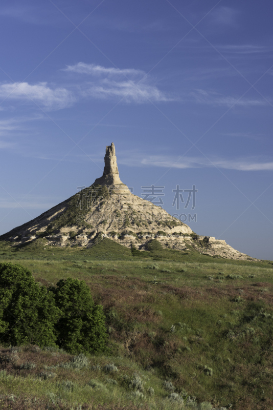 烟囱岩,内布拉斯加,垂直画幅,天空,美国西部,无人,当地著名景点,草原,谷边,岩层