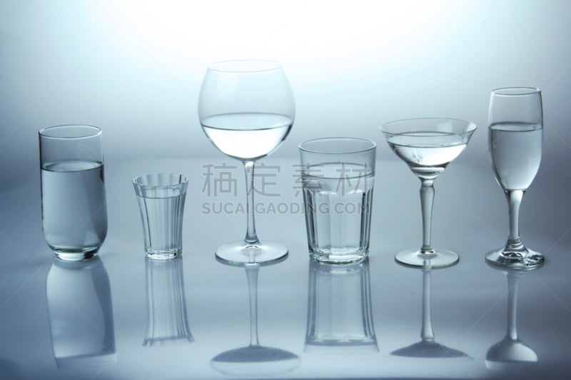 饮用水,水,奶制品,纯净,含酒精饮料,饮料,充满的,光,清新