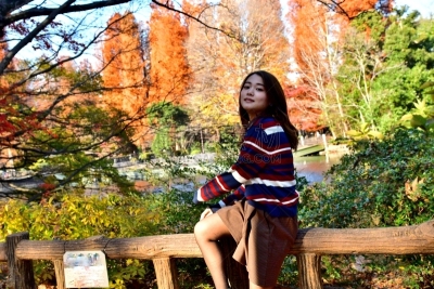 女人,井之头恩赐公园,日本人,秋天,青年人,仅日本人,彩色背景,一个人,公园,池塘