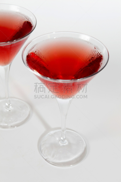 大都会鸡尾酒,垂直画幅,无人,玻璃杯,鸡尾酒,含酒精饮料,果汁,背景分离,橙子,柠檬