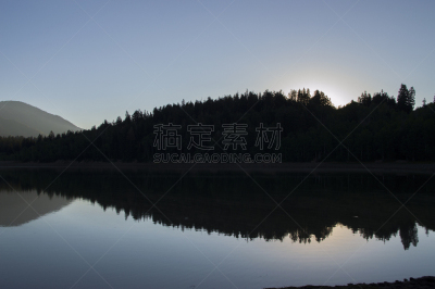 黎明,巨大的,安静,松树,阴影,倒影湖,自然荒野区,户外,山脉,轮廓