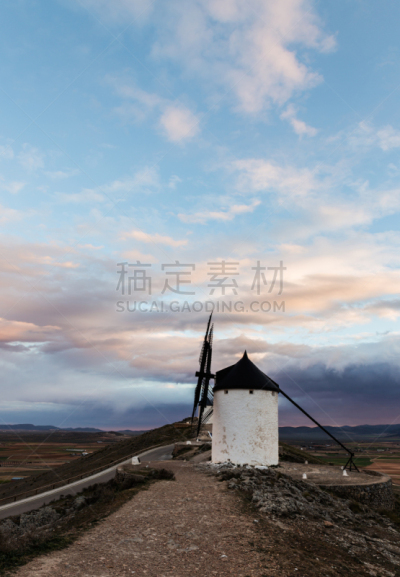 风车镇,现代风车,垂直画幅,纪念碑,天空,无人,当地著名景点,过去,国际著名景点,彩色图片