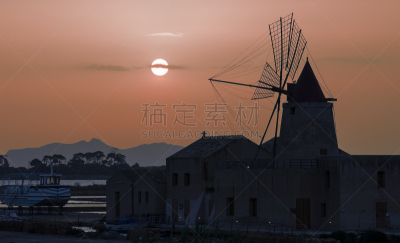 含盐盆地,风车,水,天空,水平画幅,无人,夏天,户外,法维尼亚纳,生理盐水