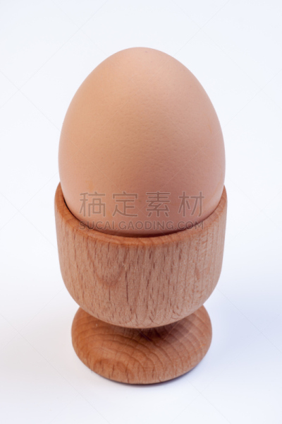 半熟的鸡蛋,蛋杯,垂直画幅,煮食,无人,膳食,特写,白色,蛋黄,卵