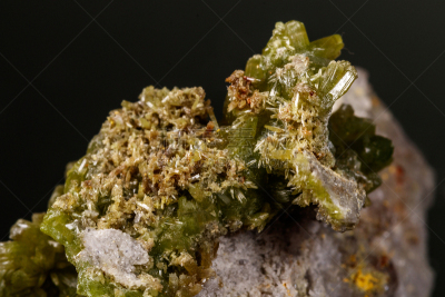 矿物质,黑色背景,石材,大特写,自然界的状态,砷铅矿,石英,贵重宝石,岩石,粗糙的
