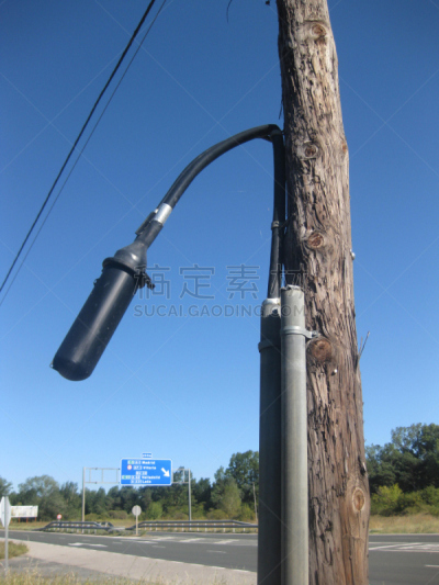 红绿灯,电缆,垂直画幅,天空,无人,违规停车罚单,电灯泡,户外,灯,十字路口