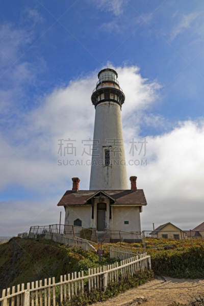 鸽子点灯塔,加利福尼亚,海岸线,垂直画幅,水,美,云,风化的,山,沙子