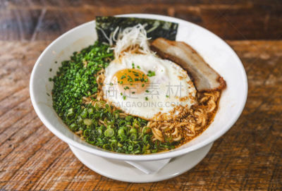 日本人,碗,面条,韩国食物,韩国泡菜,日本食品,流动厨房,葱,鸡蛋,晚餐