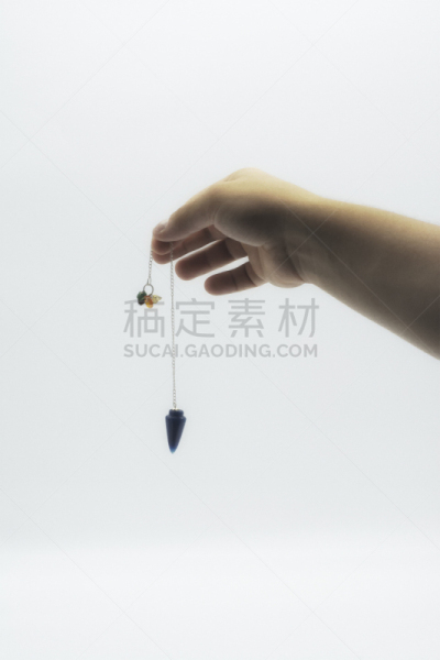 水晶,钟摆,探矿杖,分离着色,平衡折角灯,脉轮,白色背景,手,催眠师,迷幻色