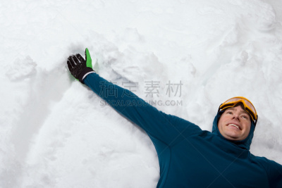 雪天使,男人,巴拉克拉法帽,滑雪镜,滑雪度假,四肢,休闲活动,雪,男性,仅男人