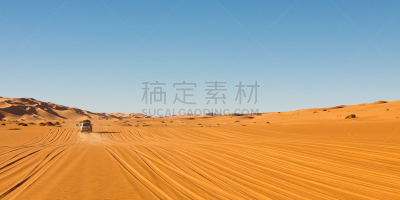 撒哈拉沙漠,乌巴里区域,奥巴里沙海,费赞（利比亚西南区域）,利比亚沙漠,利比亚,多功能车,越野吉普,天空,水平画幅