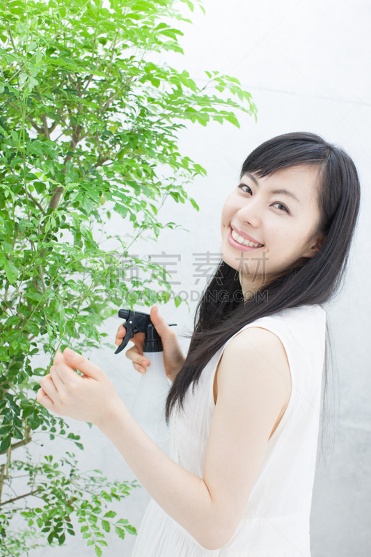 青年女人,垂直画幅,美,休闲活动,美人,黑发,家庭生活,户外,仅成年人,日本人