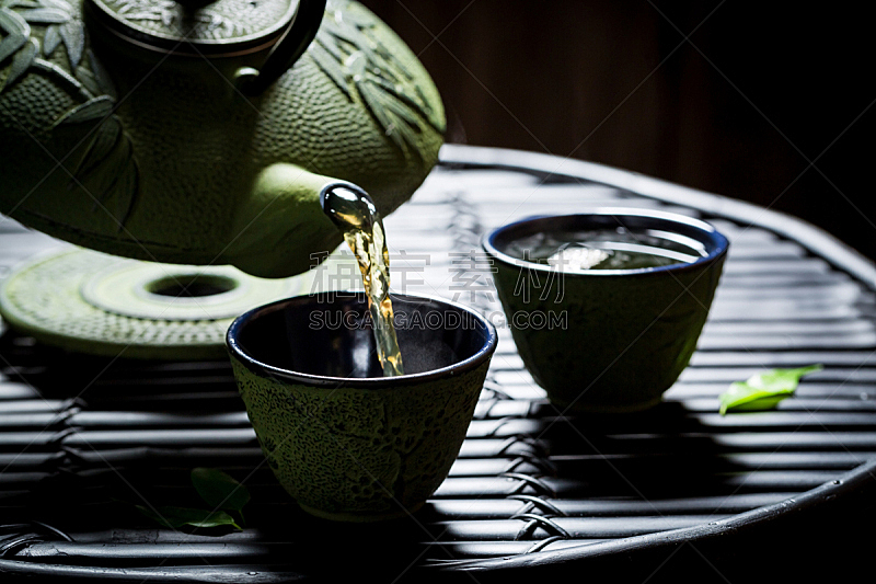 茶壶,绿茶,黑色背景,精神振作,桌子,茶树,茶,茶杯,陶瓷工艺品,褐色