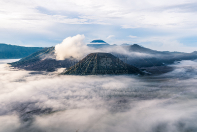 婆罗摩火山,雾,风景,塞梅鲁火山,滕格尔火山,bromo-tengger-semeru national park,东爪哇,爪哇,水平画幅,沙子