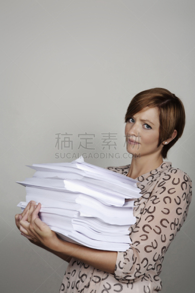 大量物体,垂直画幅,女人,忙碌,情绪压力,极大的悲伤,压力,高大的,白人,男商人
