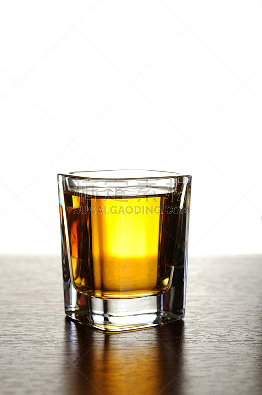 威士忌,小酒杯,垂直画幅,褐色,形状,无人,玻璃,纯净,含酒精饮料,饮料