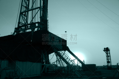 起重机,天空,水平画幅,能源,夜晚,无人,曙暮光,钻井,户外,金属