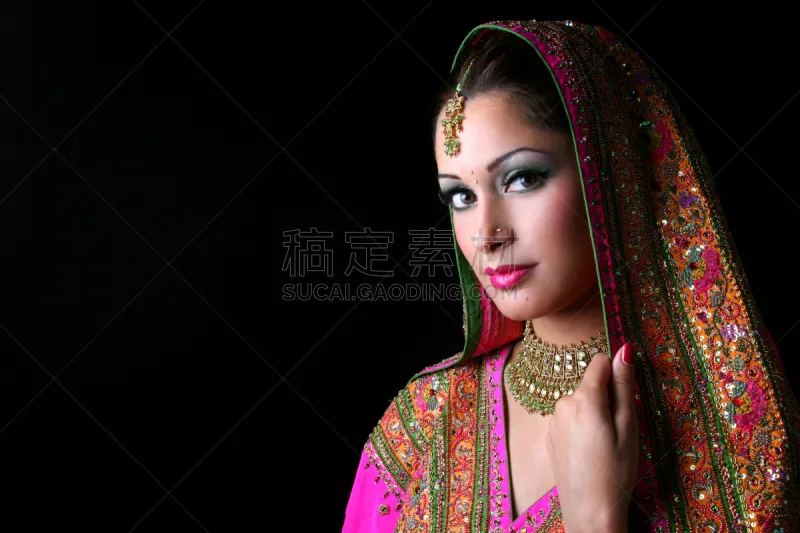 新娘 传统服装 多色的 自然美 宝莱坞 印度 巴基斯坦人 婚礼 纱丽 美图片素材下载 稿定素材