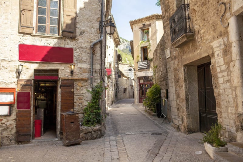 Saint-Guilhem-le-Désert, street view of an old village in south france