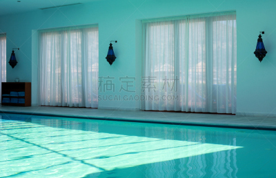 游泳池,室内,青绿色,建筑中庭,男人空间,酒店游泳池,水,美,度假胜地,水平画幅