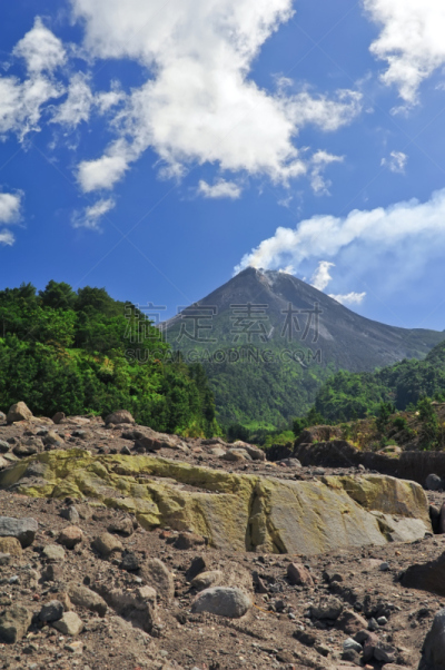 墨拉皮火山,中爪哇省,日惹特区,垂直画幅,天空,火山地形,户外,烟,东南亚,山