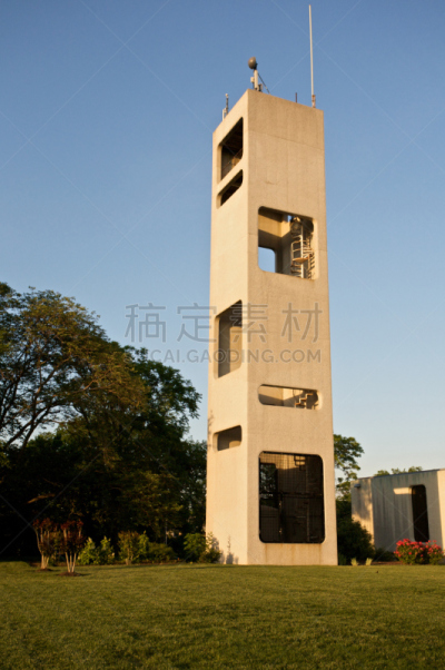 无线电广播塔,里的满,垂直画幅,天空,art deco风格,无人,收音机,草,仅一朵花,楼梯