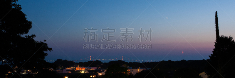 天空,城镇景观,水平画幅,无人,月亮,曙暮光,美国中西部地区,城镇,运输,剪影