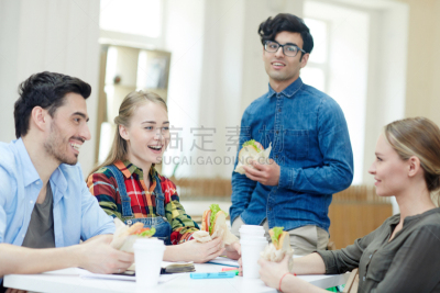 小吃,午休时间,三明治,高中生,设计室,大学生,智慧,饮料,男商人,仅成年人