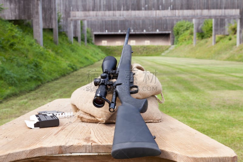 Scharfschützengewehr auf dem Schießstand