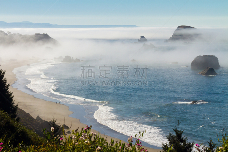 俄勒冈州,海岸线,雾,布鲁斯金城,水,天空,俄勒冈郡,水平画幅,沙子,岩石