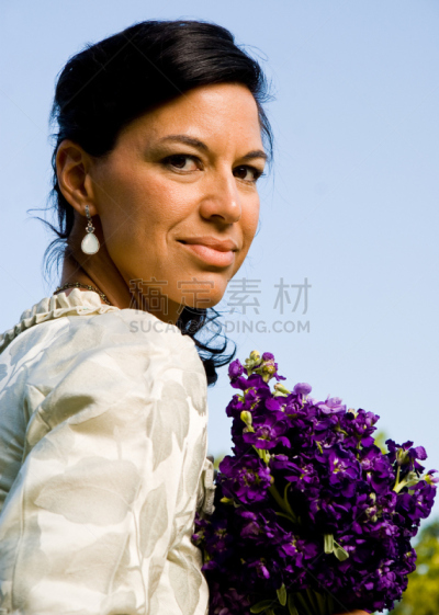 注视镜头,女人,南国佳人,垂直画幅,天空,美,30到39岁,美人,古典式,珠宝