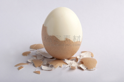 煮鸡蛋,煮食,去皮的,果皮,鸡蛋,贝壳,静物,椭圆形,坏掉的,水平画幅