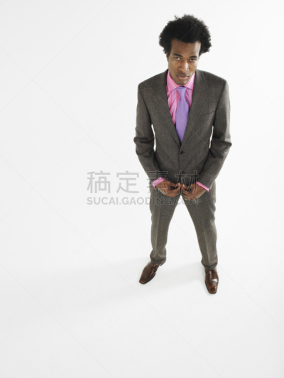 全身像,男人,套装,注视镜头,垂直画幅,留白,不确定,高视角,衬衫,男商人