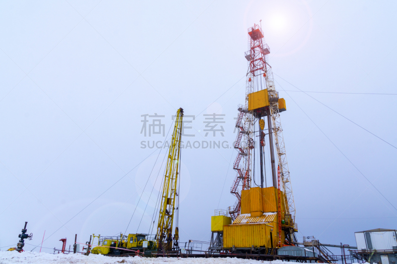 图像,陆地,天空,钻探设备,石油工业,汽油加工厂,石油钻塔,在之间,剪影